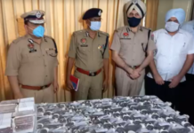 पंजाब पुलिस ने विदेशी पिस्तौलों की बड़ी खेप की ज़ब्त, एक कथित आतंकवादी और हथियारों का तस्कर किया गिरफ्तार