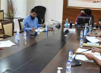 युवाओं को एक लाख नौकरियाँ देने के लिए चल रही भर्ती प्रक्रिया में तेज़ी लाई जायेः मुख्य सचिव