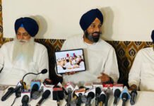 ਮੁੱਖ ਮੰਤਰੀ ਕੈਪਟਨ ਅਮਰਿੰਦਰ ਸਿੰਘ ਕਿਸਾਨਾਂ ਨੂੰ ਮੁਫਤ ਬਿਜਲੀ ਸਹੂਲਤ ਦੇਣ ਤੋਂ ਭੱਜੇ : ਸੁਖਬੀਰ ਸਿੰਘ ਬਾਦਲ ਕਿਹਾ ਕਿ ਕਿਸਾਨਾਂ ਨੂੰ ਝੋਨੇ ਦੇ ਸੀਜ਼ਨ ਦੌਰਾਨ ਪੂਰੀ ਬਿਜਲੀ ਜਾਣ ਬੁੱਝ ਕੇ ਨਹੀਂ ਦਿੱਤੀ ਜਾ ਰਹੀ