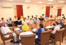 पंजाब के मुख्यमंत्री ‘भारतमाला परियोजना’ के अंतर्गत ऐक्वायर होने वाली ज़मीन के लिए किसानों के मुआवज़े के मुद्दे को लेकर गडकरी से मिलेंगे वित्त कमिश्नर राजस्व को किसानों के खातों में अति अल्प मुआवज़ा राशि न डालने के आदेश