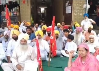 ਜਲ ਸਪਲਾਈ ਕਾਮਿਆਂ ਵਲੋਂ ਸਮੂਹਿਕ ਛੁੱਟੀ ਲੈ ਕੇ ਪਿਛਲੇ 48 ਘੰਟਿਆਂ ਤੋਂ ਵਿਭਾਗੀ ਕੰਮਾਂ ਦਾ ਬਾਈਕਾਟ ਕੀਤਾ ਗਿਆ