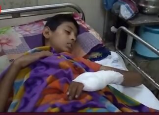 फैक्टरी में 13 साल के किशोर की कट गई उंगली, फैक्टरी मालिक बोले ‘ नहीं करवानी सर्जरी