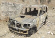 अमृतसर के भंडारी पुल पर चलती स्कॉर्पियो में लगी आग, पुलिसकर्मी की बताई जा रही गाड़ी पूरी तरह जली