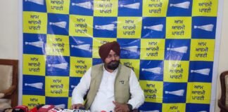 विधायक गुरदीप सिंह रंधावा की प्रेस कॉन्फ्रेंस: पंजाब पुलिस पर लगाए जा रहे आरोप बेबुनियाद, कालानौर घोटाले में 8 कर्मचारियों पर केस दर्ज