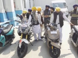 सचखंड श्री हरिमंदिर साहिब के प्रति गहरी श्रद्धा, गुरु घर से की नई शुरुआत / TVS कंपनी ने भेंट की अपनी नई चार गाड़ियां