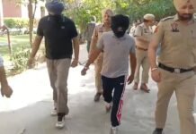 рдЧреБрд░рджрд╛рд╕рдкреБрд░ рдореЗрдВ 7 рдХрд░реЛрдбрд╝ рдХреА рд╕рдирд╕рдиреАрдЦреЗрдЬ рд▓реВрдЯ рдХрд╛ рдЦреБрд▓рд╛рд╕рд╛: рдирд┐рд╣рдВрдЧ рдХреЗ рднреЗрд╖ рдореЗрдВ рдЖрдП рд▓реБрдЯреЗрд░реЗ, рдкреБрд▓рд┐рд╕ рдиреЗ 4 рдЖрд░реЛрдкреА рдЧрд┐рд░рдлреНрддрд╛рд░, 1 рдХрд┐рд▓реЛ рд╕реЛрдирд╛ рдФрд░ 32 рд▓рд╛рдЦ рдХреИрд╢ рдмрд░рд╛рдордж