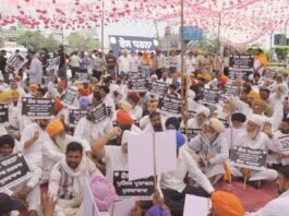 अमृतसर में भंडारी पुल पर कांग्रेस का धरना, पुलिस प्रशासन पर गंभीर आरोप