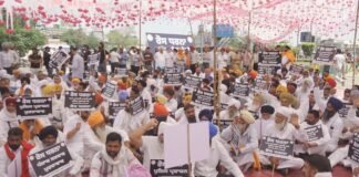 अमृतसर में भंडारी पुल पर कांग्रेस का धरना, पुलिस प्रशासन पर गंभीर आरोप