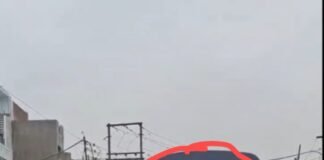 अमृतसर में कैदियों की बस रास्ते में खराब, पुलिसकर्मियों ने लगाया धक्का; वायरल वीडियो से सुरक्षा पर सवाल