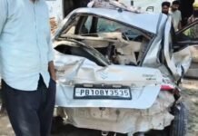 डेरा बाबा नानक जाते युवक की कार हादसे का शिकार, पेड़ से टकराई स्विफ्ट डिजायर; बड़ा हादसा टला