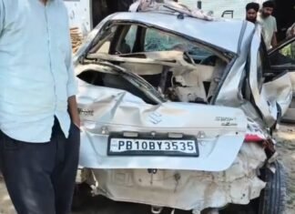 डेरा बाबा नानक जाते युवक की कार हादसे का शिकार, पेड़ से टकराई स्विफ्ट डिजायर; बड़ा हादसा टला