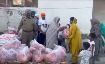 गुरदासपुर के पुलिस ASI सतनाम सिंह बने मिसाल, 7 साल से जरूरतमंदों को बांट रहे राशन, बेटियों के विवाह में देते हैं ₹5100 शगुन