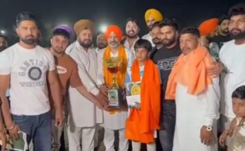गुरदासपुर के ध्यानपुर में 17वां फुटबॉल टूर्नामेंट, BJP नेता विजय सोनी ने दिए ₹31 हजार